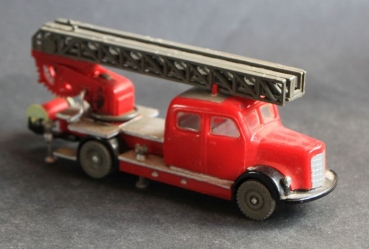 Siku Mercedes-Benz Metz DL 22 Firebrigade V56 Plasticmodel 1956 (1039)